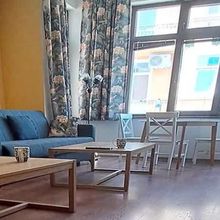 Rose Butterfly Hostal