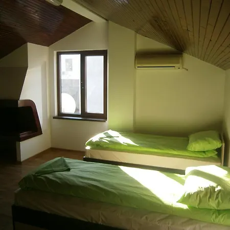 Rose Butterfly Albergue *