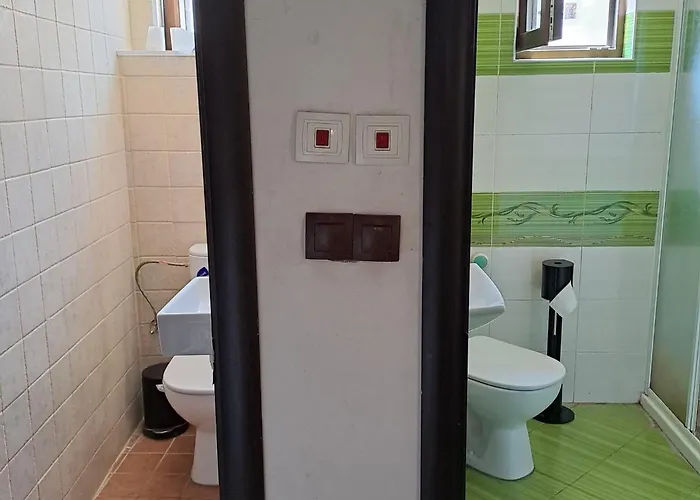 Hostel Rose Butterfly Sofie